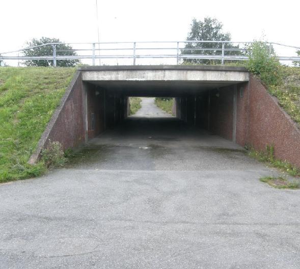 5 Geoteknisk kategori Utförda undersökningar är utförda i enlighet med förutsättningarna för tillämpning av Geoteknisk kategori 2 (GK2). 6 Befintliga förhållanden 6.