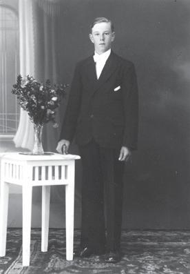 Dyre Knut! Gratulationer på Konfirmationsdagen den 10 maj 1934 Ett brev skrivet av Fredrik Brolin, Alebäck (Gi f. 1893), till hans son Knut Brolin (Gi.2 f.