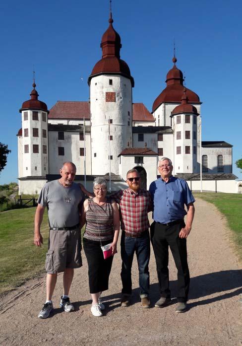 Min gode vän Torbjörn Hall var också med, eftersom han är duktig i engelska. Besök hos Karin och Gunnar Brolin (Gi.3.4) Gäddegården, Malma.