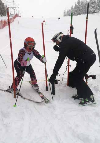 Special Olympics ska mer ha formen av bredd- och motionsidrott men även här finns deltagare som gör tävlingsåk som är i klass med åkare utan funktionsnedsättning.