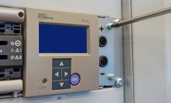 För anslutning av AC-last hänvisas därför till anläggningsspecifik dokumentation. Se även Manual för växelriktare typ INVB. 6.5.