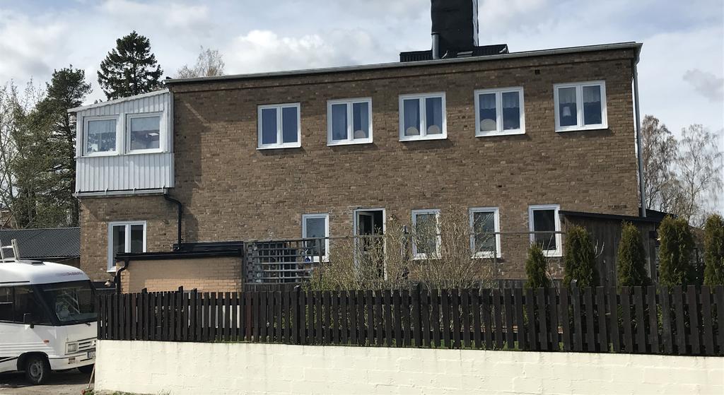 4 Inledande information Bakgrund Rosengren & Co har på uppdrag av Per Mikael Verde och Nynäshamns Tomtuveckling AB nedan kallad Fastighetsägarna, sammanställt detta försäljningsprospekt avseende