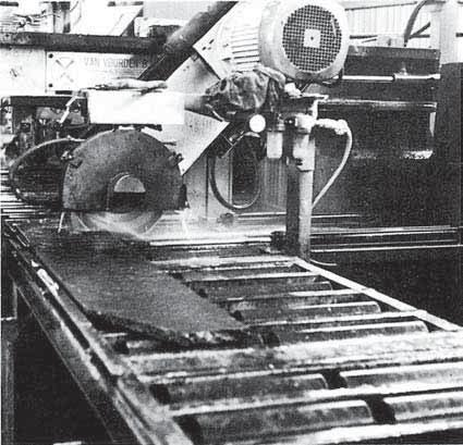 Kantsågar användes för alla typer av stensorter varvid diamantsegmentens sammansättning anpassas efter stensorten. Klingorna kyls med vatten.