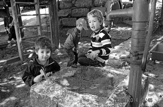 Unser Tipp für die Schultüte Ab der ersten Klasse dürfen Kinder einen eigenen Leserausweis in der Gemeindebücherei bekommen.