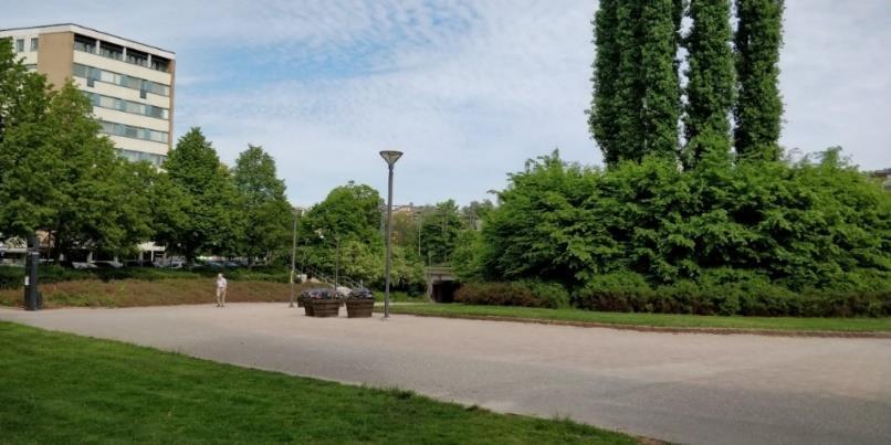 Vasatorget får en känga av en Västerbo som påpekar att det aldrig händer någonting där och att det aldrig ens funnits en folksamling där och därför borde det inte få räknas som ett torg.