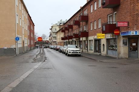 Eskilstuna kommun 2017-03-03 3 (5) Genom att ta bort enkelriktningar och istället ersätta med fordonstrafik förbjuden (förenkling av det korrekta namnet Förbud mot trafik med annat motordrivet fordon