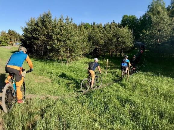 MTB på Skeviks Gård Skeviks Gård ligger mitt i ett område med fantastiska möjligheter till bra mtb-cykling oavsett om man vill ta en lugn fikatur, träna för cykelvasan eller köra tuffa tekniska