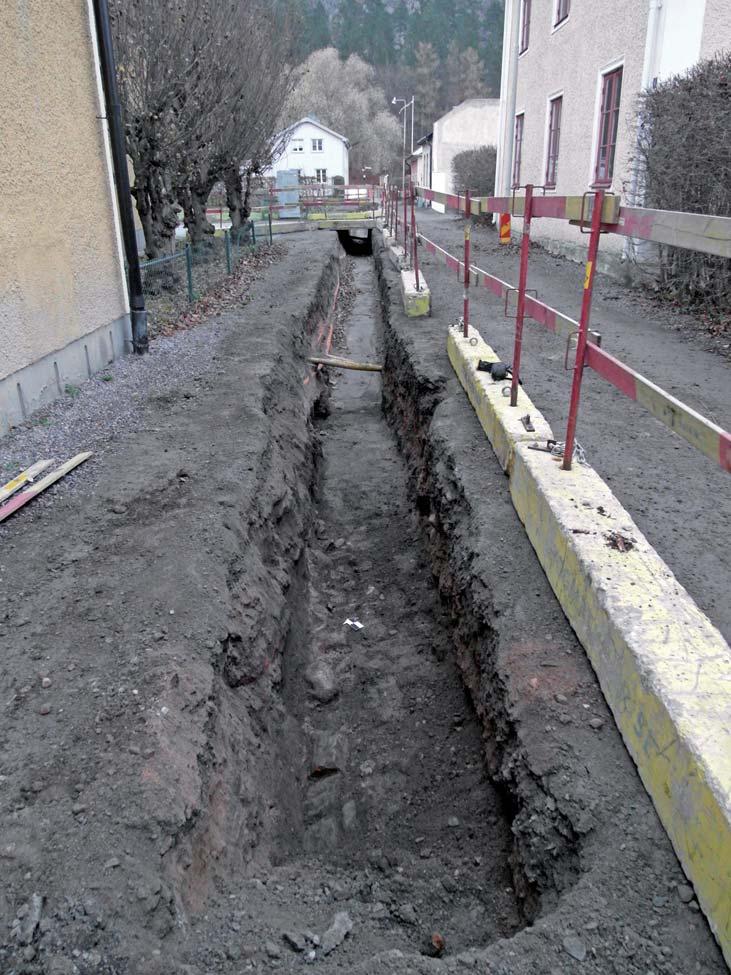 Kanalgatan/telestatonen I Kanalgatan grävdes huvudlednngsschaktet ned tll ett djup av ca 1 m.