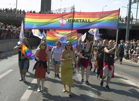BLICK FÅNGET Stämningen på topp under Stockholm Pride Foto: Per Sangert Rätten att vara sig själv, både i samhället och arbetslivet, är en fråga som ligger nära hjärtat för facket.