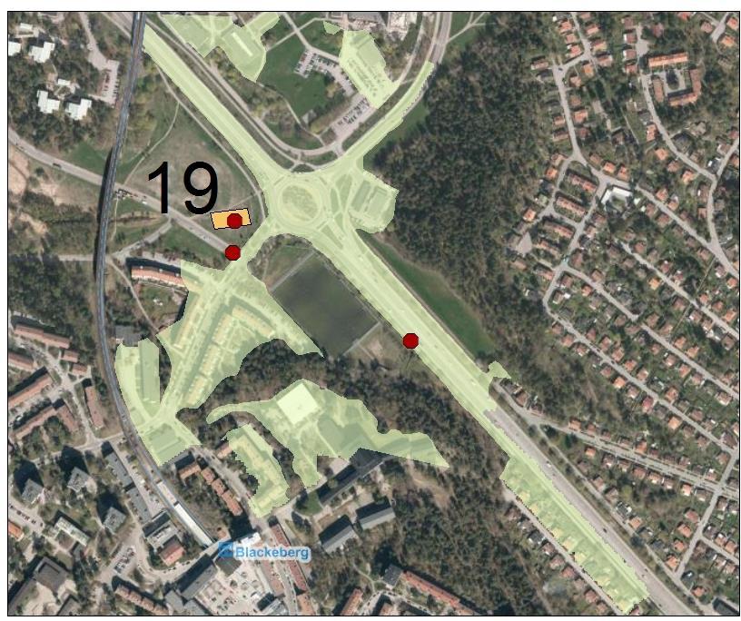 Figur 47 Avrinningsområdet till perkolations-/sedimentationsmagasinet är markerat med gul färg, läget för magasinet är markerad med orange färg. Tabell 26 Arbetsmoment och kostnadsuppskattning.