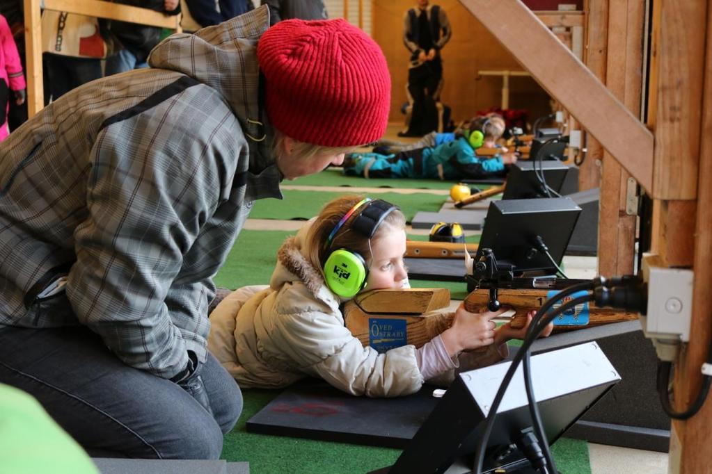 TILLÅTNA SKJUTTIDER Följande tider är det tillåtet att skjuta med 6,5mm-gevär på 300m-banan: