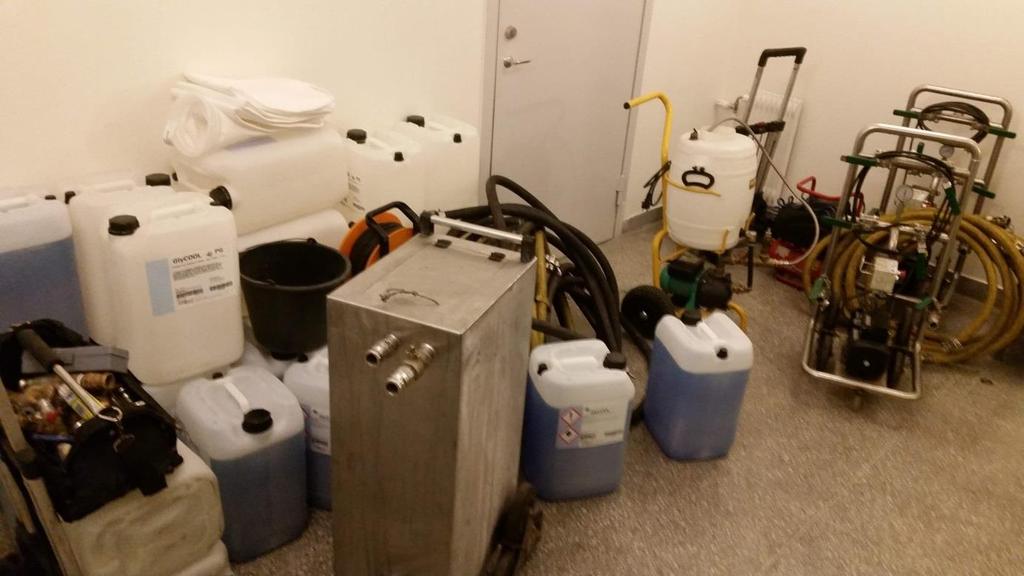 5.6.5 Rengöring Chemiclean AB hade fått i uppdrag av L & T att rengöra tre vätskekopplade värmeåtervinningssystem på Danderyds sjukhus, vilket beredde möjligheten till de mätningar och fältexperiment
