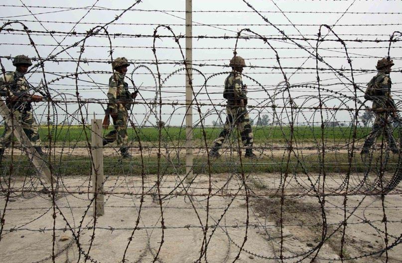 FOTO: MUKESH GUPTA Indien och Pakistan har haft kärnvapen i mer än 15 år men relationerna mellan staterna har inte blivit bättre och Kashmirfrågan har inte lösts.