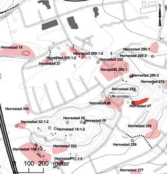 6 Bohusläns museum 2007:5 området av jordmassor som troligen lagts upp i samband med undersökningen 1979 och nu bildade en vägbank.