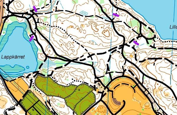 sig fram i terrängen (varken cyklande eller springande med cykeln) utanför markerade stigar och vägar samt orangefärgat område.