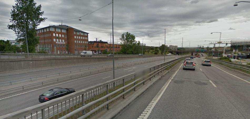 passage över trafikleden, hela tiden i