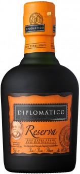 Venezuela - Destilerias Unidas Diplomático Reserva (350ml) En fantastiskt prisvärd mörk rom av högsta kvalitet.