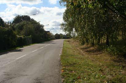 Enligt samma princip ska trafikstrukturen från sydost behandlas för att förhindra att Ynglingavägen blir en stark gräns mot landskapet. Rörelsen ska ske i samhället istället för runt.