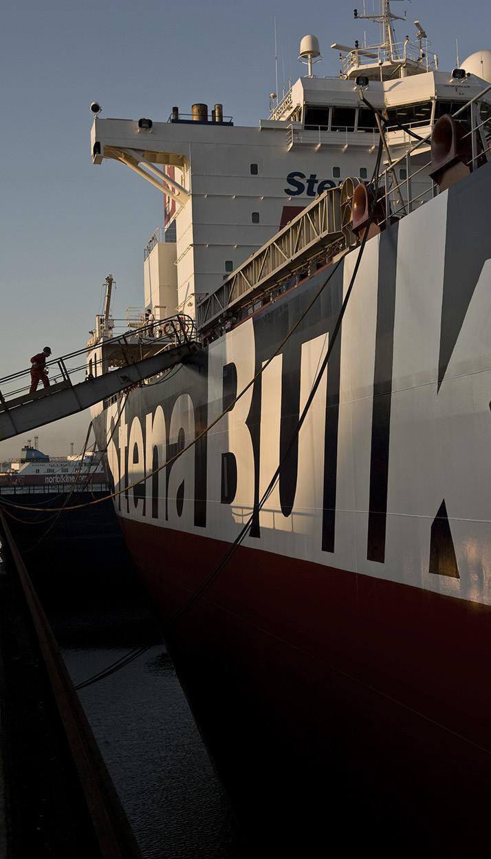 Övrig information Transaktioner med närstående Concordia Maritime har en begränsad egen organisation och köper tjänster av närstående Stena Sfären, däribland Stena Bulk.