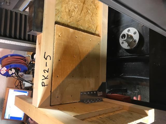 350 MPa) Plywoodlivfyllnad (Moelven Vänerply AB) 2-komponents konstruktionslim Spik till plywoodskiva, kamspik 3,4x45 mm Spik till plåt, lättrad stålspik 2,5x32 mm Spik till livfyllnad, kamspik