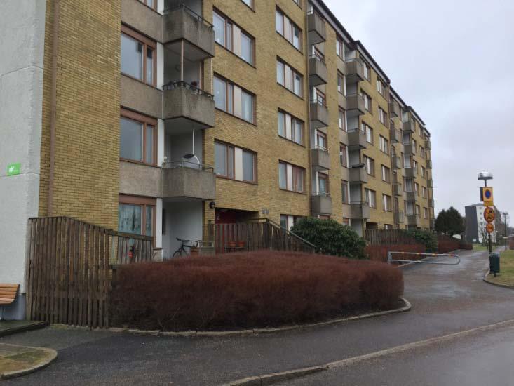 2 Metod Intervjuer har genomförts med personal som har agerat som räddningsledare, skadeplatschef, sektorchefer och rökdykarledare under insatsen.