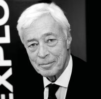 2004 2008 vice VD och chef för Swedbanks strategiska och internationella bankrörelse, 2000 2004 VD för Robur, 1994 2000 finansdirektör och ställföreträdande VD för SPP (nuvarande Alecta), 1991 1994