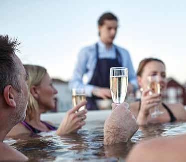 Och på Nösund Havshotell hålls traditionen vid liv genom ett fantastiskt havsbadspa, stora