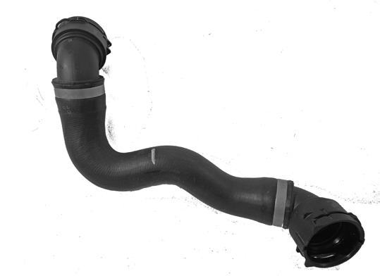 Se till att slangklämmorna kommer helt innanför rörändarnas upphöjning. 1. Remove the lower radiator hose (A) (the one between the radiator and engine). 2. Cut the hose according to picture 2. 3.