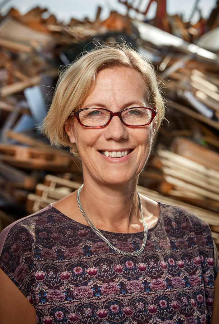 4 VAFABMILJÖ VAFABMILJÖ 5 Carina Färm, Förbundsdirektör, VafabMiljö Förbundsdirektören har ordet 2018 har varit det första året för VafabMiljö Kommunalförbund med ansvar för renhållningsverksamheten