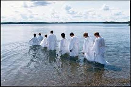 VISION FÖR WARENBERGSKYRKAN: Vi vill att varje människa ska bli döpt, få en personlig tro på Jesus Kristus och leva med församlingen så att Guds rike utbreds.