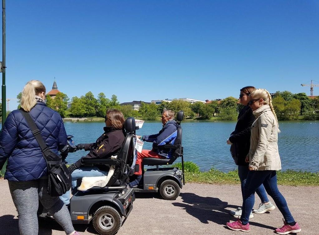 13 NEUROPROMENADEN 2019 LÖRDAGEN DEN 11 MAJ I strålande solsken samlades ett 70-tal personer i