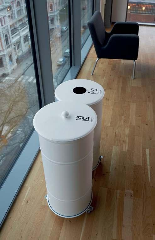 se Brooklyn Bin Original is contemporary recycling with a heritage, inspired by the iconic American garbage bin but radically rethought.