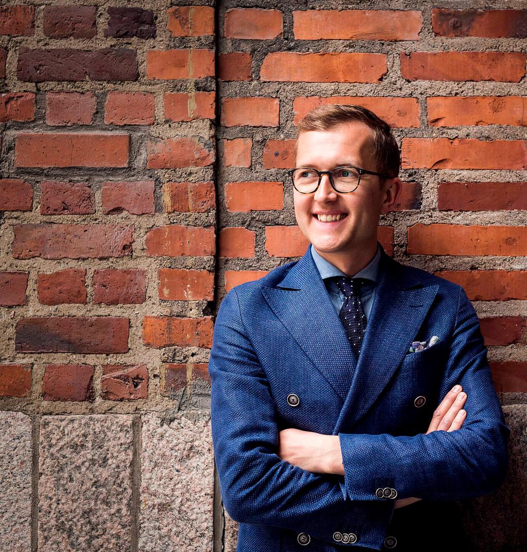 Tema Köpupplevelsen Vi har en nära dialog med våra kunder Care of Carl Säljer: Omkring 200 noga utvalda varumärken inom herrmode, allt från kläder och väskor till skor, parfym och klockor.