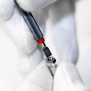 Elos har den 1 juli 2011 förvärvat Microplast AB som är verksamt inom formsprutning av medicintekniska produkter.