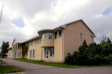 Frånvaro bör anmälas (av målsman) varje dag studeranden är frånvarande under projektveckan. Anmälan bör ske genast på morgonen. Mobiltelefoner skall stängas av under provet.