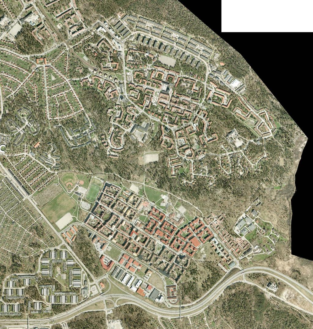 D E TVÅ STRUKTUR ER N A Smalhusstad 1950-tal blandad bebyggelse; smalhus, punkthus, småhus husen inplacerade efter topografin; dalgångarna är friyta husen bland träden nätverk av gång- cykelvägar