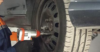 Sakta ned försiktigt de första 150-200 km efter du har bytt ut dina bromsbelägg. Undvik plötsliga skarpa inbromsningar.