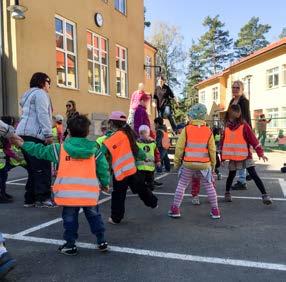 Parkskolans förskola På Parkskolan strävar vi efter att utveckla glada, nyfikna barn som vill, kan och vågar ta för sig.
