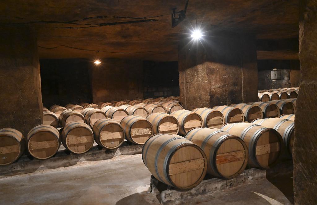 Bordeaux primörer 2018 Sedan 1971 har före detta vinhandlaren Janåke Johansson besökt Bordeaux varje år och sedan 25 år tillbaka har han varje år varit där för att prova Primörer.