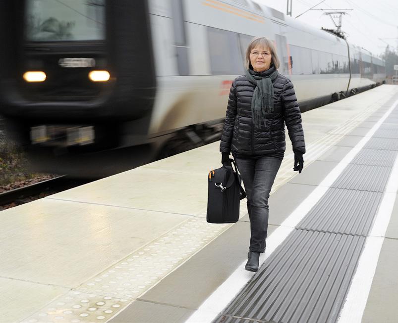På så sätt sitter du mer ergonomiskt, vilket är skonsammare för nacke och axlar. Din MagniLInk Zip levereras i en praktisk väska som underlättar vid transport.