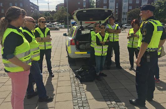 Av erfarenhet vet vi att kan det bli oroligt mellan lagens olika supportergrupper så polisen hade satt in en extra stor kommendering för att tillse att allt skulle gå så bra som möjligt.