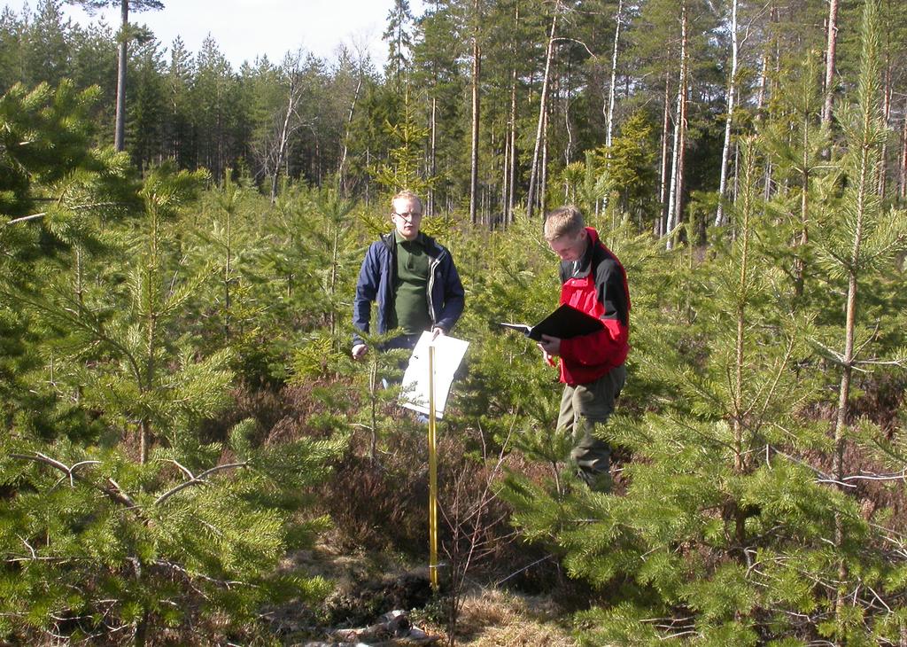 Genom att utföra inventering och övervakning på samma sätt år efter år i referensområden i storleksordningen 100 500 km 2 (10 000 50 000 hektar) fås tidsserier med data av hög kvalitet.