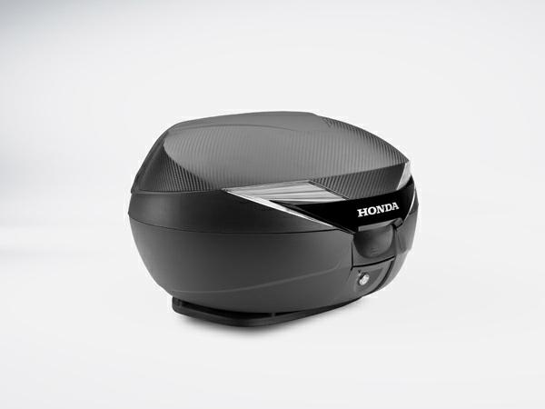 Topbox kit 39L - Silver Topbox 39 L Ryggstödkudde Pakethållare - 08L00MKARTB Lackad kåpa - 08L39RTB000ZG Färgkod: NHB29M Artikel nr.