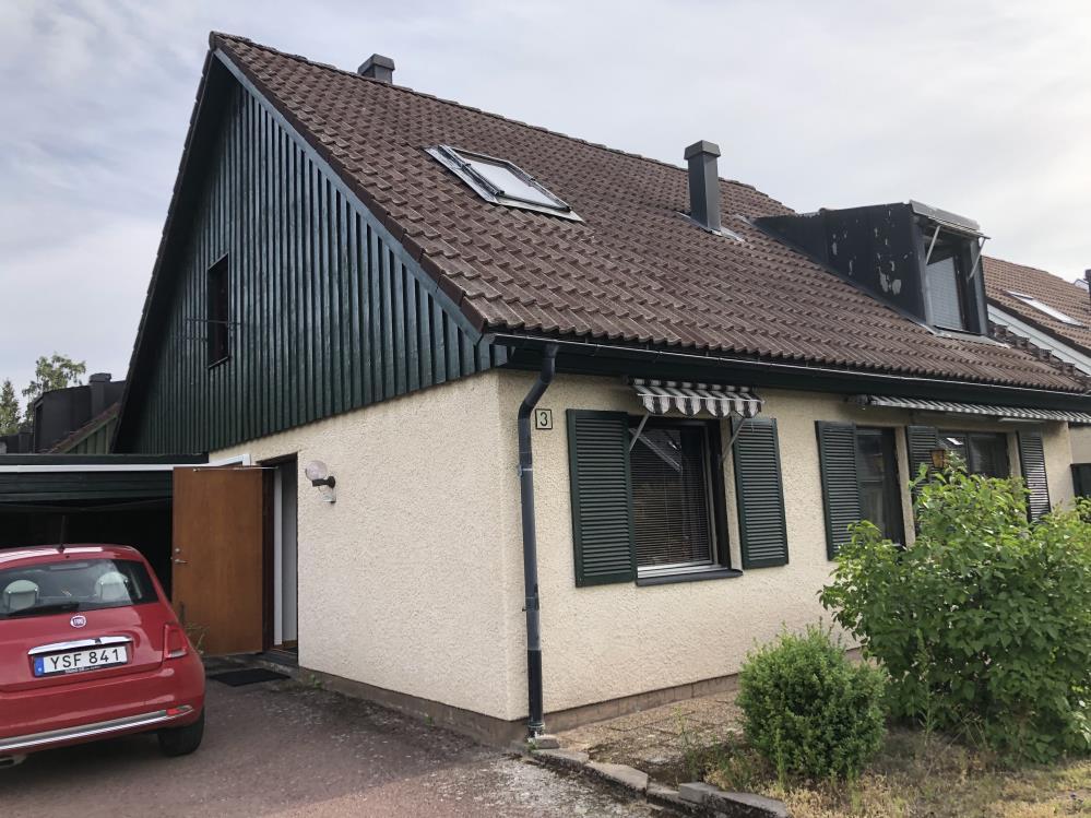 SD9300 Drängen Forsvägen 3 Karlstad Överlåtelsebesiktning Steg 2 Fastighetsuppgifter Uppdragsgivare Fastighetsbeteckning: Drängen Namn: Biljana Slovic Gatuadress: Forsvägen 3 Postadress: Forsvägen 3