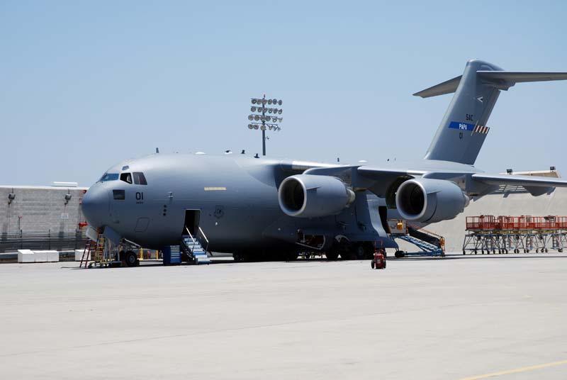 Fredrik Hedén berättar Den 11 april fick Kamratföreningen besök av Fredrik Hedén som dels höll ett föredrag om sin tid vid Heavy Airlift Wing i Papa Ungern dels fick tillfälle att återse gamla