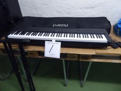 Digitalpiano Yamaha P-45, stativ,