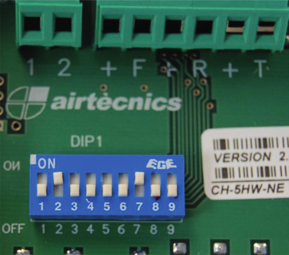 Inställning av switchar D805 - switch Switch 1, driftläge OFF = Autoläge 1) (Rekommenderas) ON = Autoläge 2) Switch 2, dörrkontakt OFF = Dörrkontakt ej installerad (leveransläge) ON = Dörrkontakt