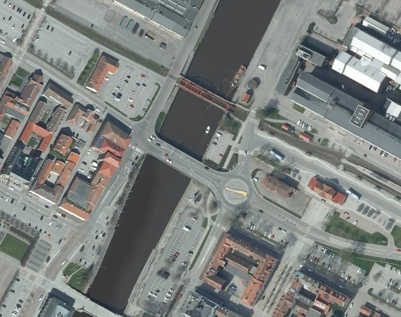 2 Anslutning av överföringsledningarna från pumpstation P1 och P2 till Lidan Överföringsledningarna är tänkt att anslutas till Lidan med hjälp av styrd borrning genom pålbanken under