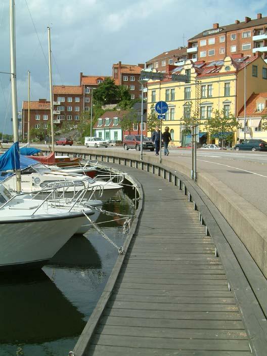 Bottenvåningen har redan intressanta småbutiker. På vintern kan ytan ändå användas för parkering.