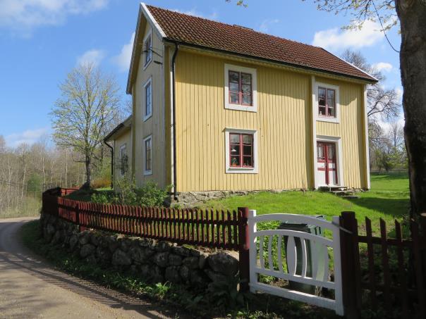 Ett bostadshus av typen enkelstuga i två